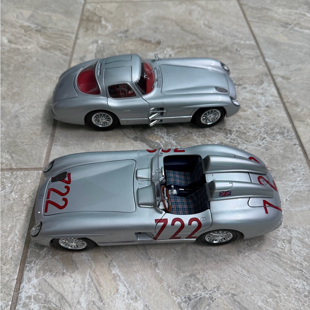 Set of 2 Mercedes Benz 300 SLR Silver Diecast Cars - Picture 4 of 12